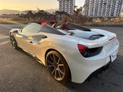 صورة 37 لـ 2016 Ferrari 488 SPIDER