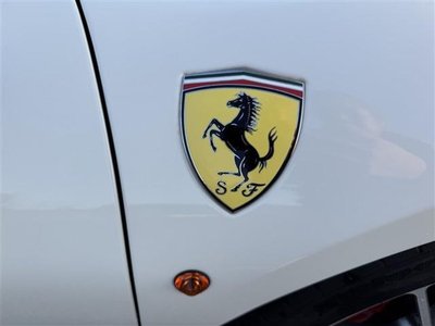 صورة 45 لـ 2016 Ferrari 488 SPIDER