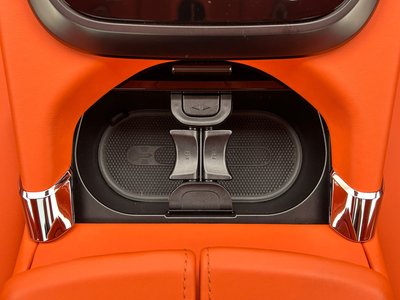 2024 Aston Martin DBX — миниатюра 49
