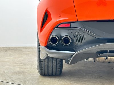 2024 Aston Martin DBX — миниатюра 9
