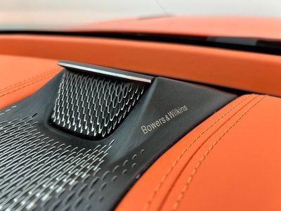 2024 Aston Martin DBX — миниатюра 68