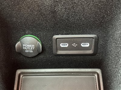 2024 Aston Martin DBX — миниатюра 64