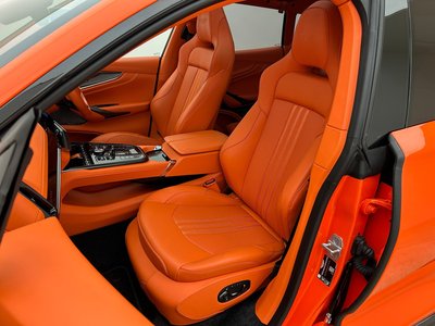 2024 Aston Martin DBX — миниатюра 35
