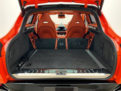 2024 Aston Martin DBX — миниатюра 30