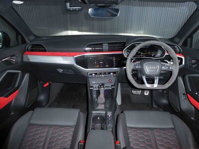 صورة 11 لـ 2020 AUDI RS Q3