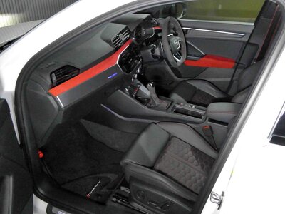 2020 AUDI RS Q3 照片 17