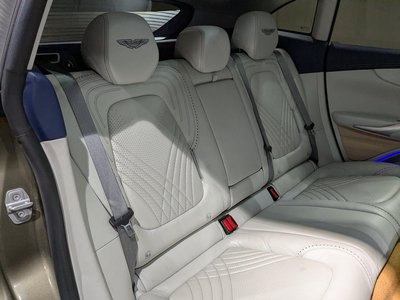 صورة 21 لـ 2021 Aston Martin DBX