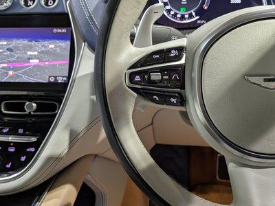 صورة 41 لـ 2021 Aston Martin DBX