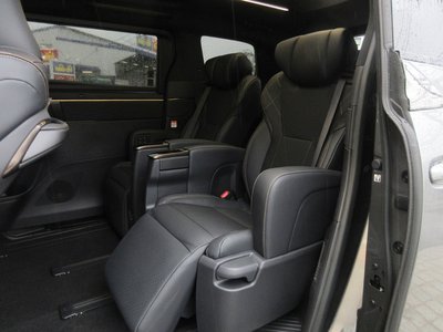 صورة 33 لـ 2026 Toyota VELLFIRE