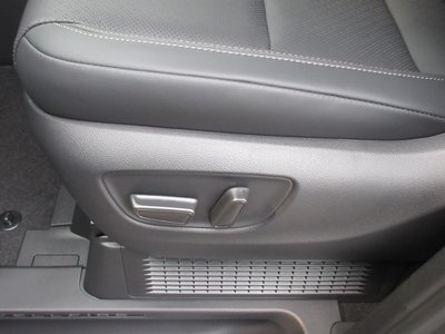صورة 42 لـ 2026 Toyota VELLFIRE