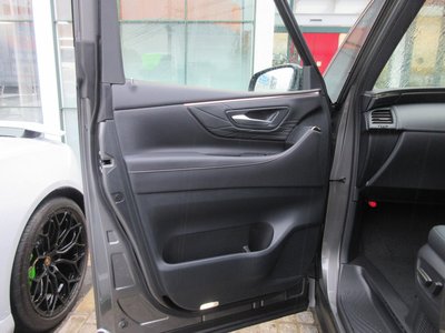 صورة 40 لـ 2026 Toyota VELLFIRE