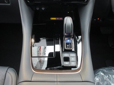 صورة 63 لـ 2026 Toyota VELLFIRE