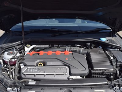 صورة 4 لـ 2024 AUDI RS3 SEDAN