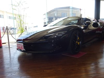 صورة 2 لـ 2025 Ferrari 296 GTS