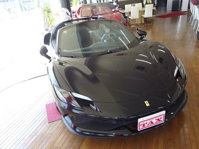 صورة 4 لـ 2025 Ferrari 296 GTS