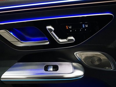 2023 Mercedes-BENZ EQE thumbnail 38