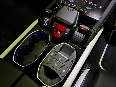 صورة مصغرة 7 لـ 2026 Lamborghini URUS