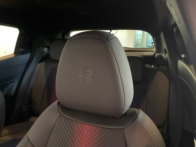 2025 ALFA Romeo JUNIOR 照片 52