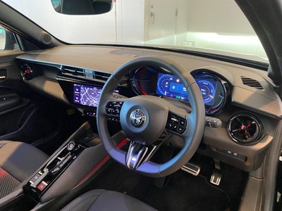 2025 ALFA Romeo JUNIOR 照片 44