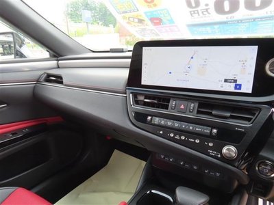 2023 Lexus ES thumbnail 18