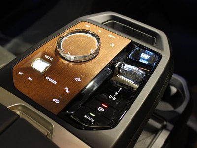 2022 BMW IX 照片 31