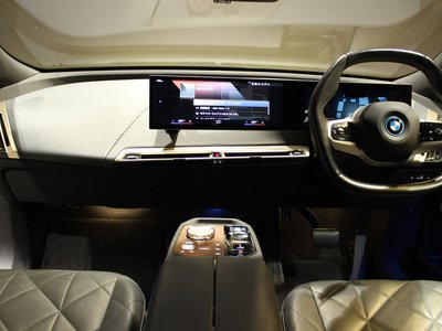 2022 BMW IX 照片 25