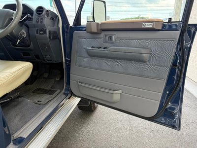 2015 Toyota LAND CRUISER 70 照片 41