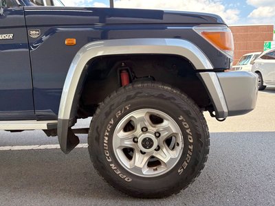 2015 Toyota LAND CRUISER 70 照片 9
