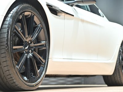 2013 Aston Martin RAPIDE 照片 15