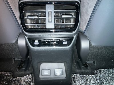 2025 Lexus RZ 缩略图 39