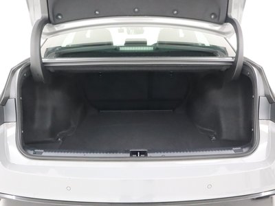 2024 Lexus IS 缩略图 8