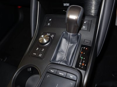 2024 Lexus IS 缩略图 19