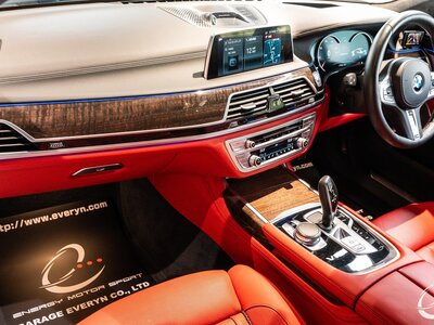 2018 BMW 7 SERIES photo 16