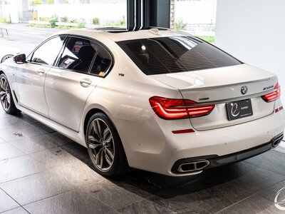 2018 BMW 7 SERIES photo 9