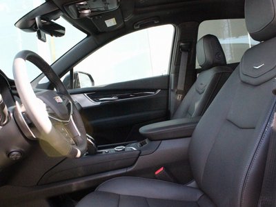 صورة 14 لـ 2025 Cadillac XT5