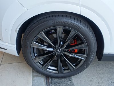2025 Lexus RX thumbnail 32