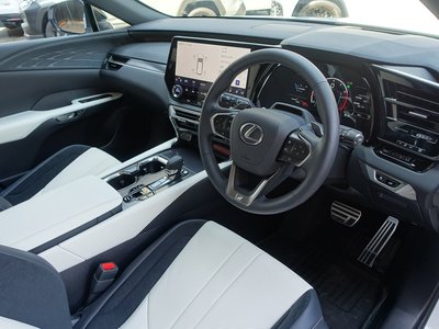 2025 Lexus RX thumbnail 53