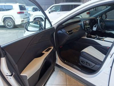 2025 Lexus RX thumbnail 40