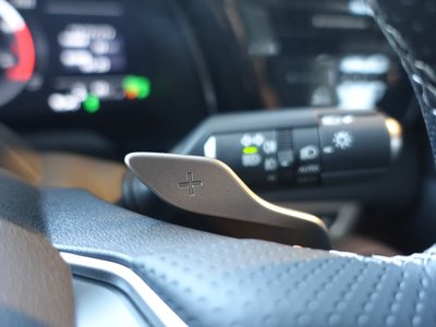 2025 Lexus RX thumbnail 39