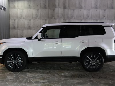 2026 Lexus GX photo 7