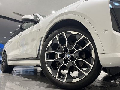 2023 BMW X7 photo 13