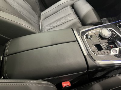 2023 BMW X7 thumbnail 35