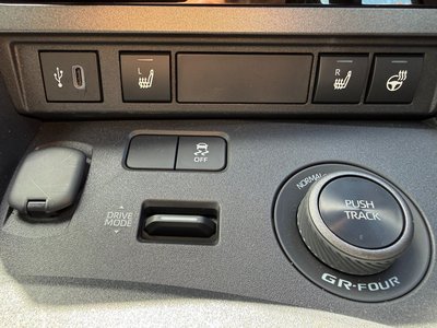 صورة مصغرة 95 لـ 2025 Toyota GR YARIS