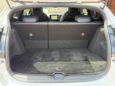 صورة مصغرة 98 لـ 2025 Toyota GR YARIS