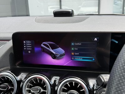 2025 Mercedes-BENZ GLA thumbnail 31