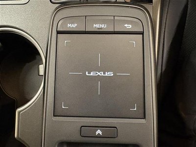 2021 Lexus IS — миниатюра 25