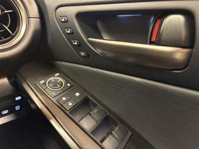 2021 Lexus IS — миниатюра 27
