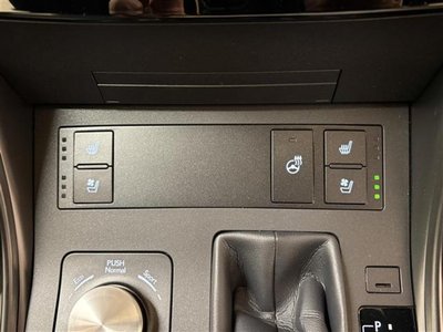 2021 Lexus IS — миниатюра 14