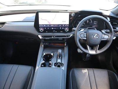 2025 Lexus RX photo 8
