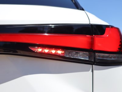 2025 Lexus RX photo 12